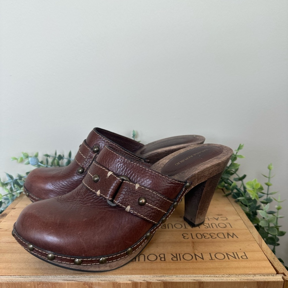 Wooden Banana Republic  Heel Clogs